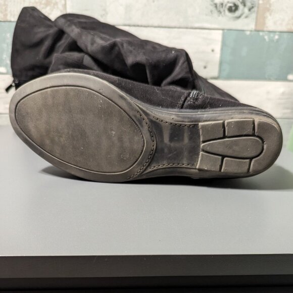 Torrid size 7 WW Black Faux Suede Scrunched Knee-High Boot - Picture 5 of 5